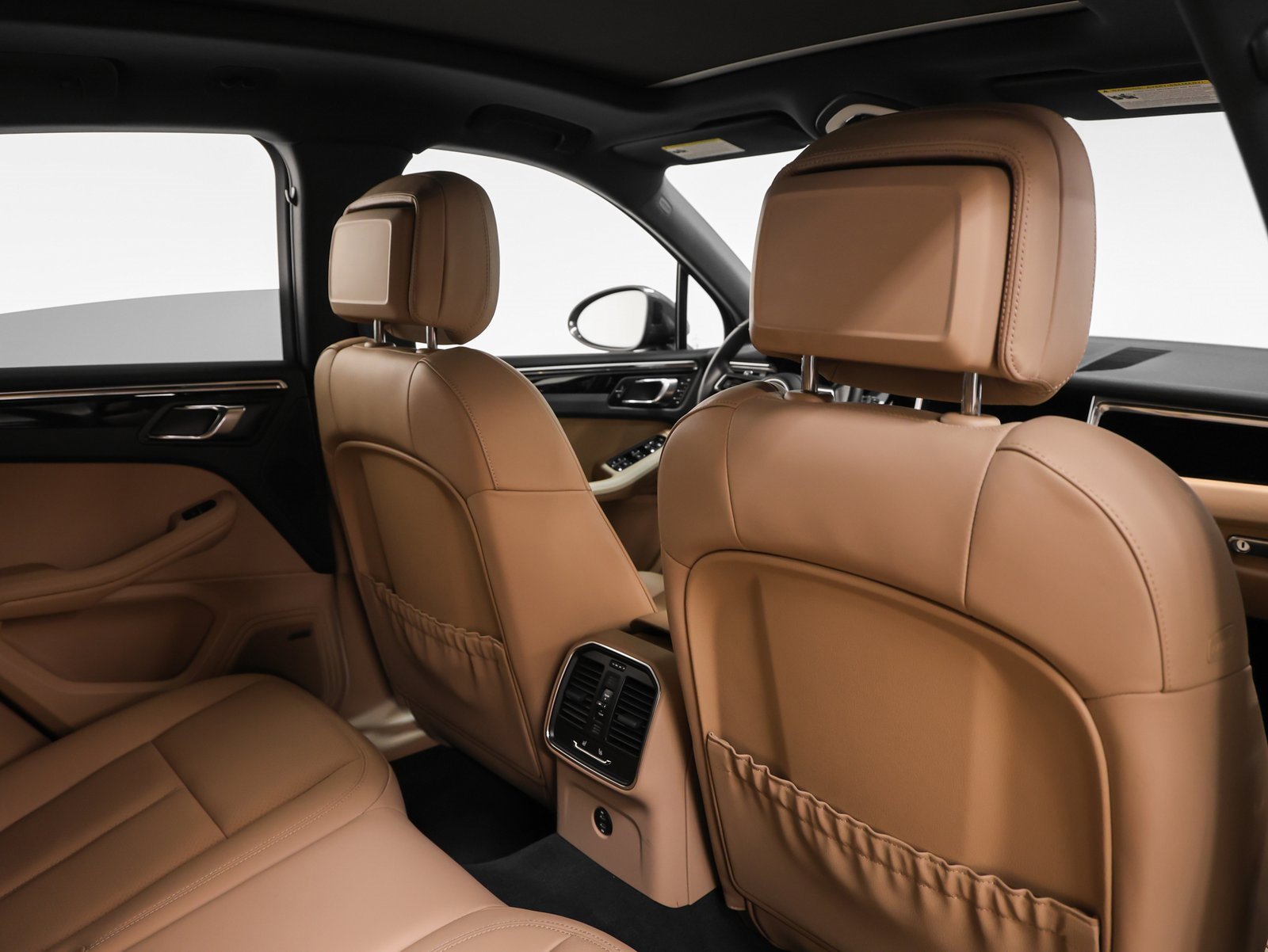 Used 2025 Porsche Macan image 22