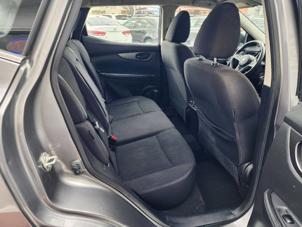 Used 2021 Nissan Rogue Sport S image 10