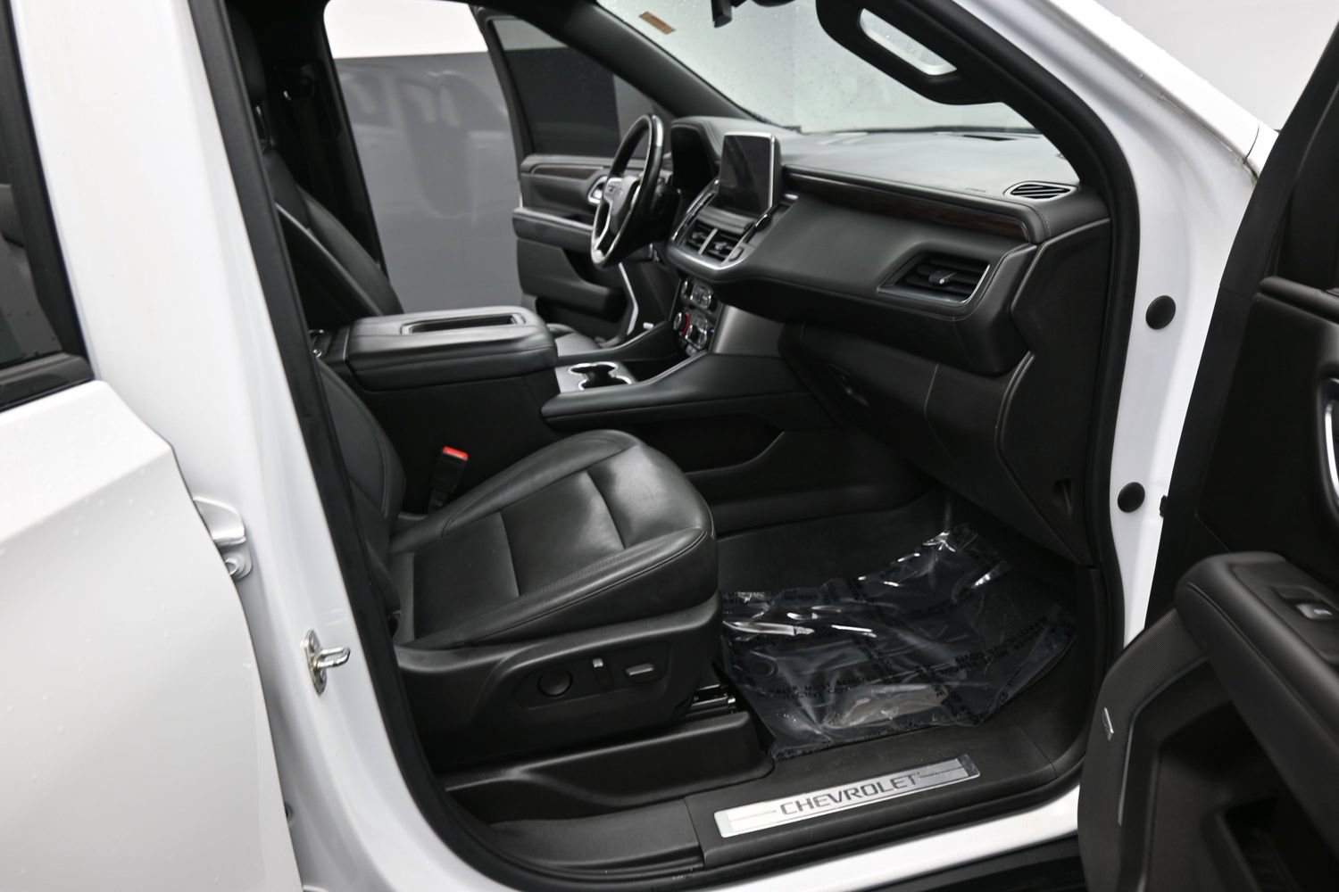 Used 2021 Chevrolet Suburban Z71 w/ Rear Media and Nav Package AWD/4WD image 21