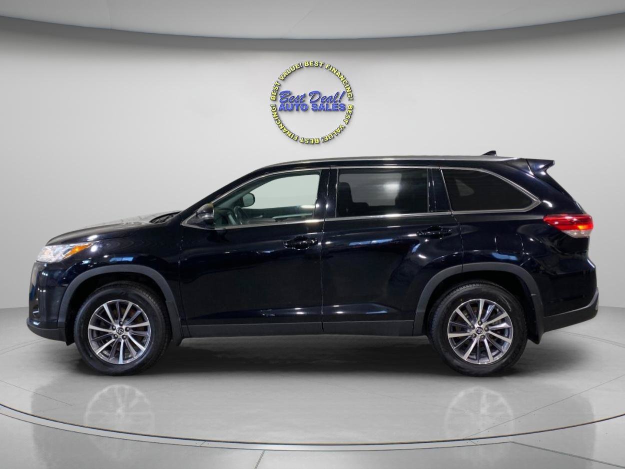 Used 2019 Toyota Highlander XLE AWD/4WD image 2