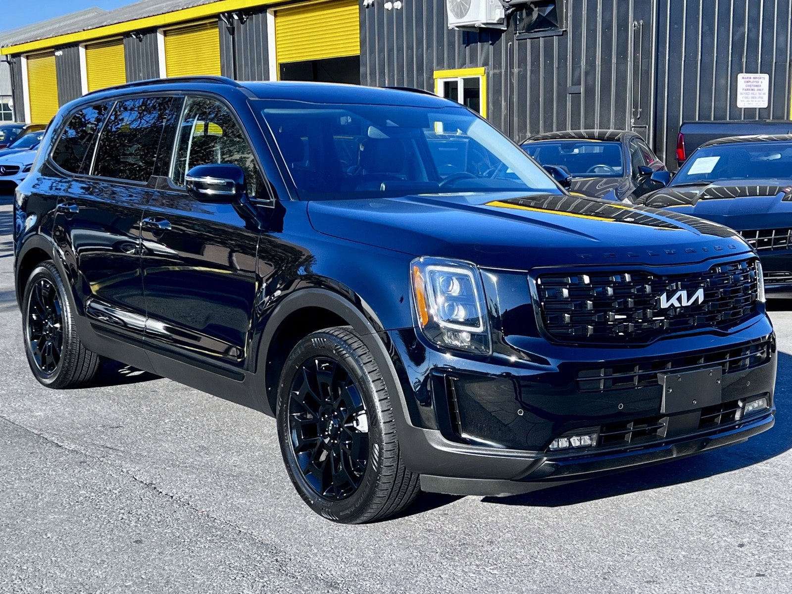 Used 2022 Kia Telluride SX w/ Nightfall Edition Package image 3