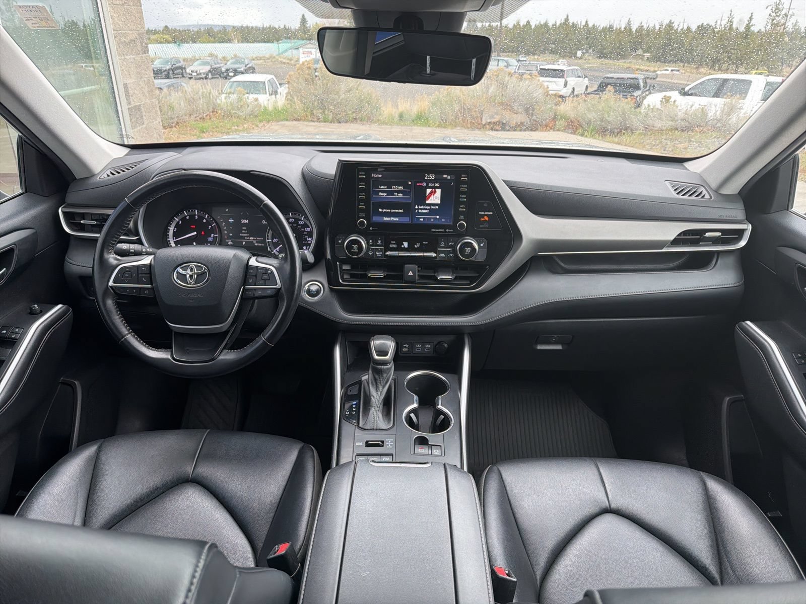 Used 2022 Toyota Highlander XLE AWD/4WD image 10