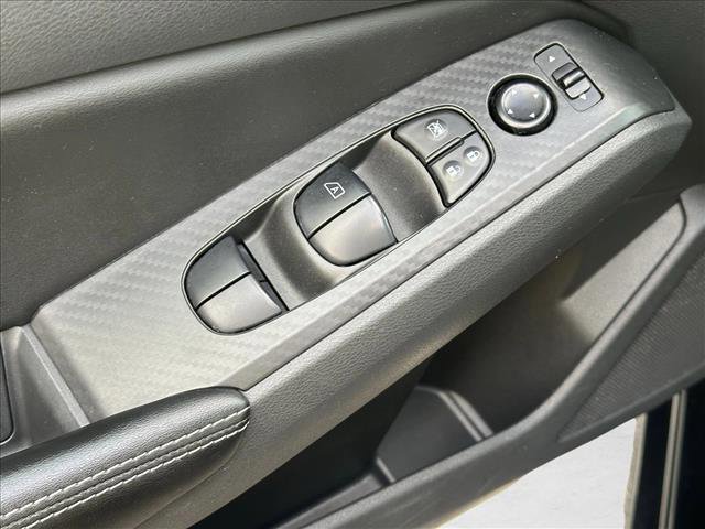 Used 2024 Nissan Altima 2.5 SV image 18