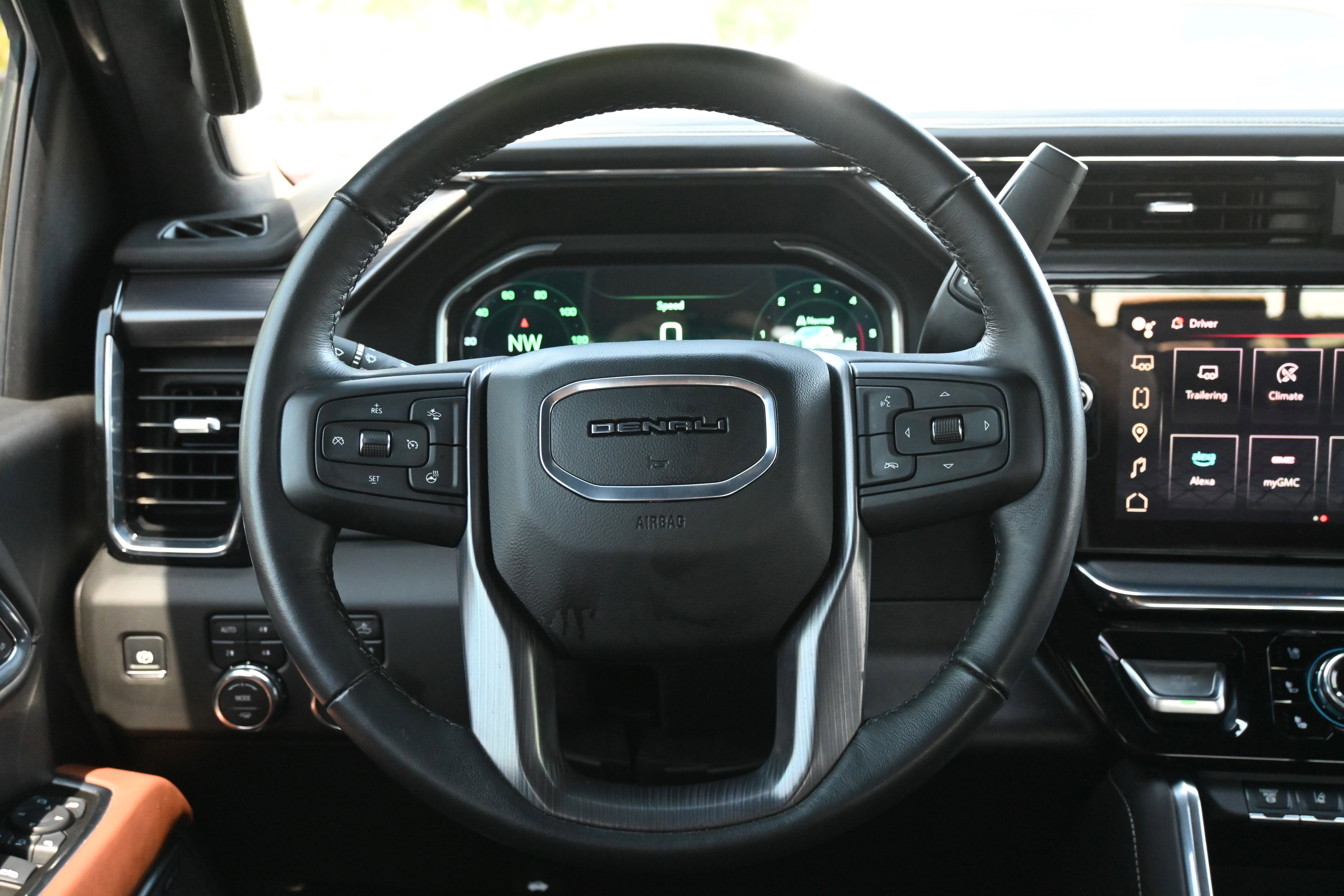 Used 2025 GMC Sierra 2500 Denali Ultimate w/ Max Trailering Package image 19