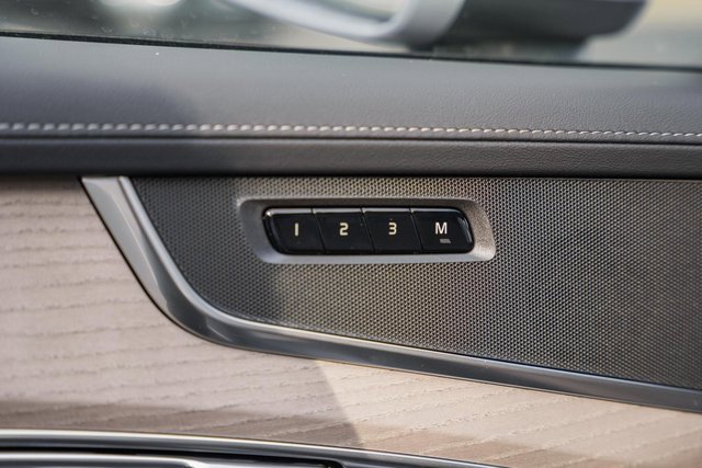 New 2026 Volvo XC90 B6 Plus w/ Protection Package Premier image 38