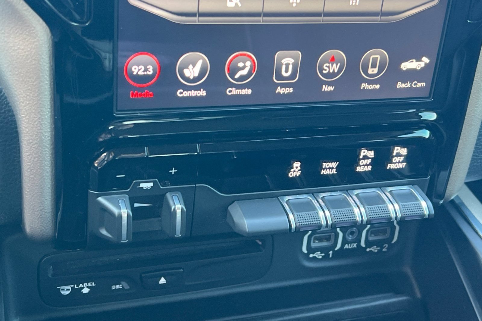 Used 2019 RAM 1500 Laramie AWD/4WD image 21