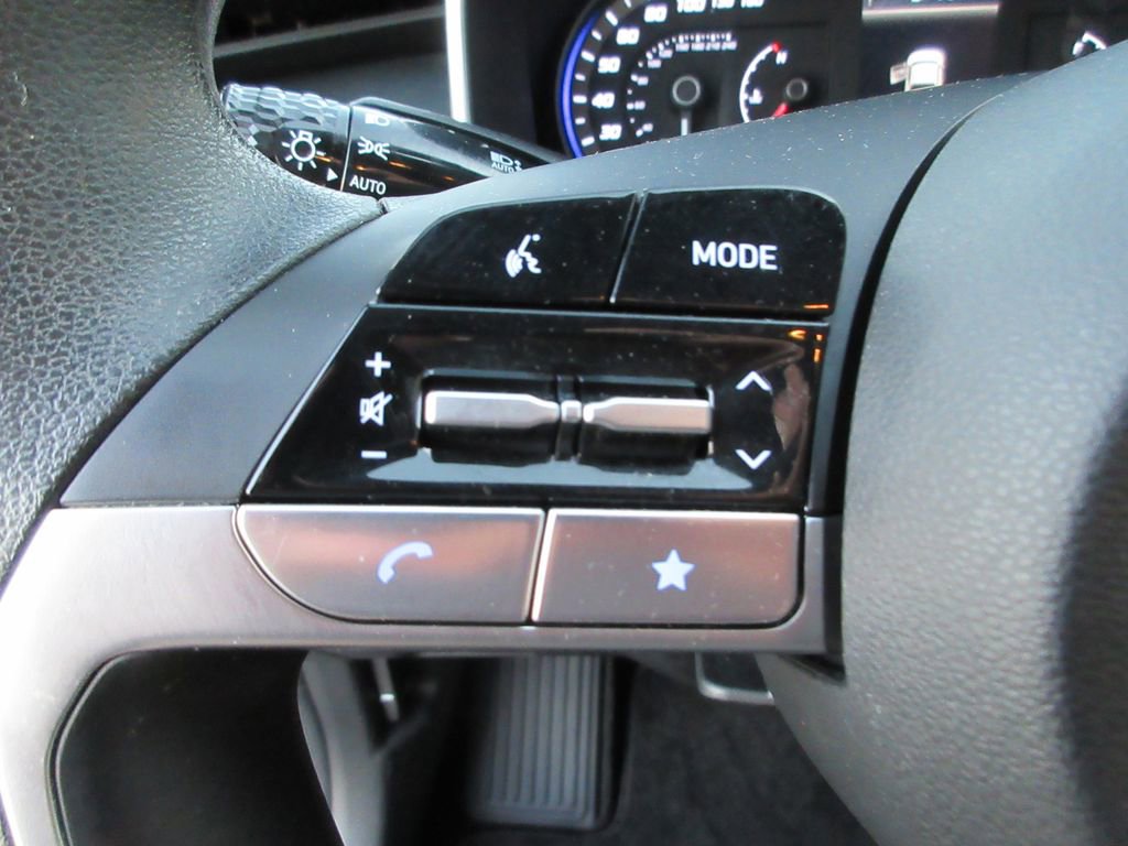 Used 2024 Hyundai Santa Cruz SE image 25