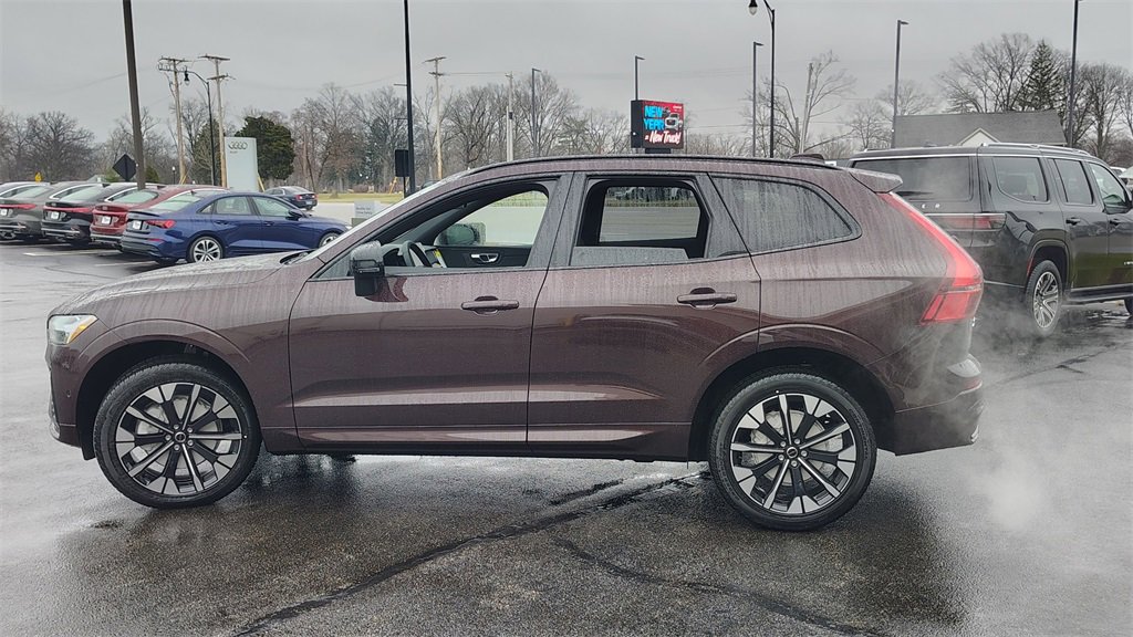 New 2026 Volvo XC60 B5 Plus w/ Climate Package image 5