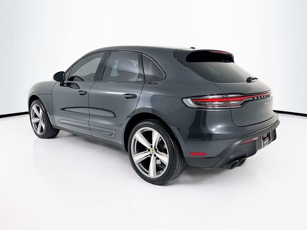 Certified 2023 Porsche Macan Turbo image 3
