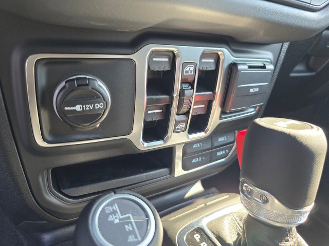 New 2025 Jeep Wrangler Sahara image 34