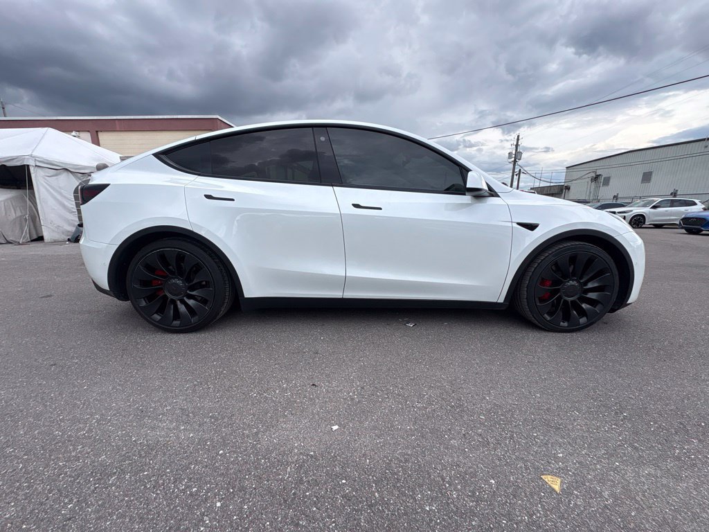 Used 2022 Tesla Model Y Performance AWD/4WD image 2