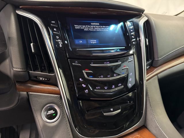 Used 2018 Cadillac Escalade Luxury RWD image 24