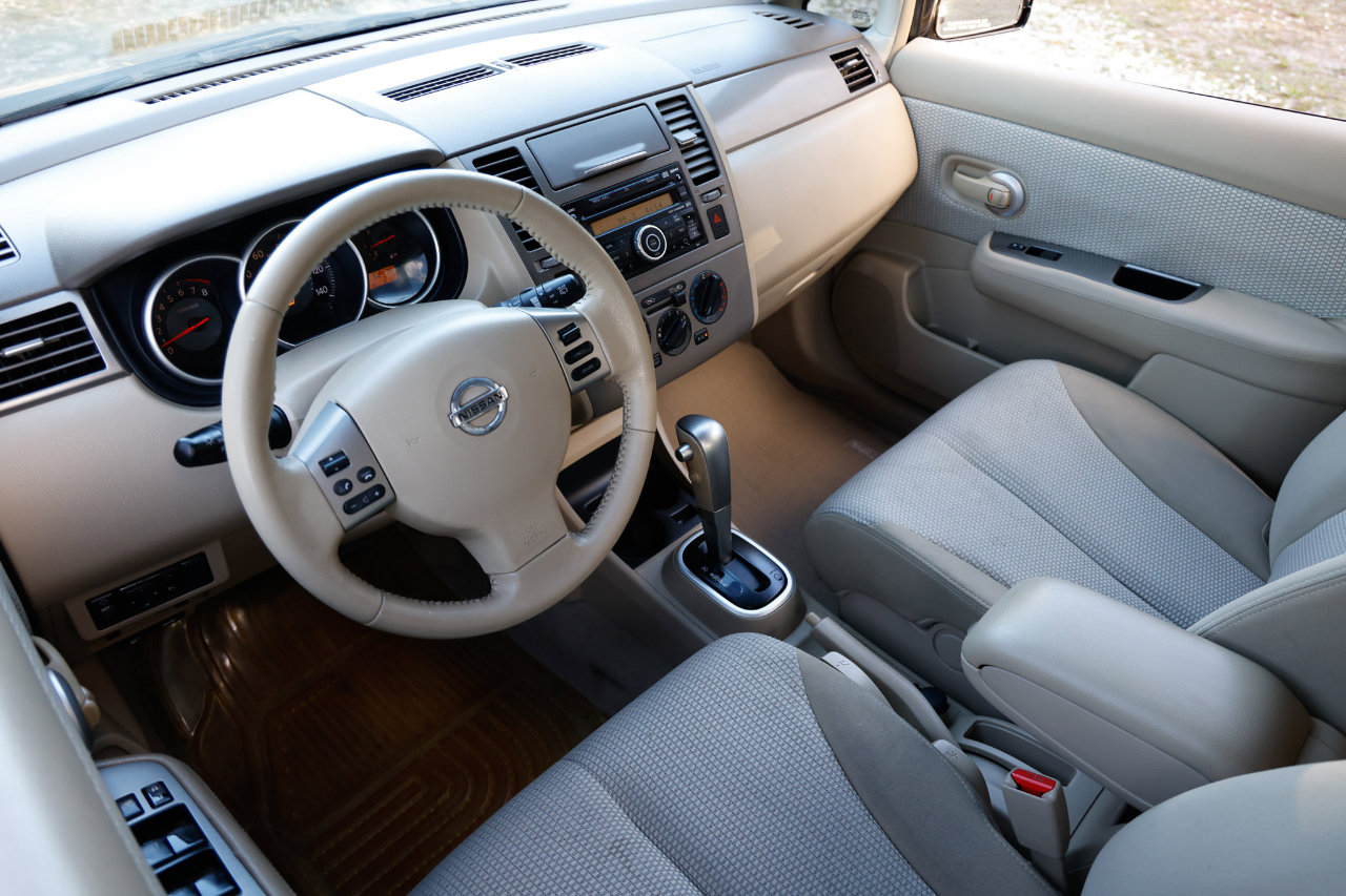 Used 2009 Nissan Versa 1.8 S w/ Convenience Pkg image 4