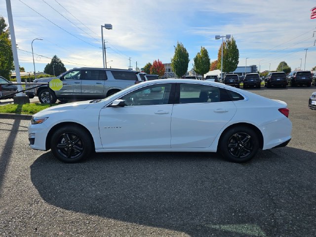 Used 2024 Chevrolet Malibu LT FWD image 2