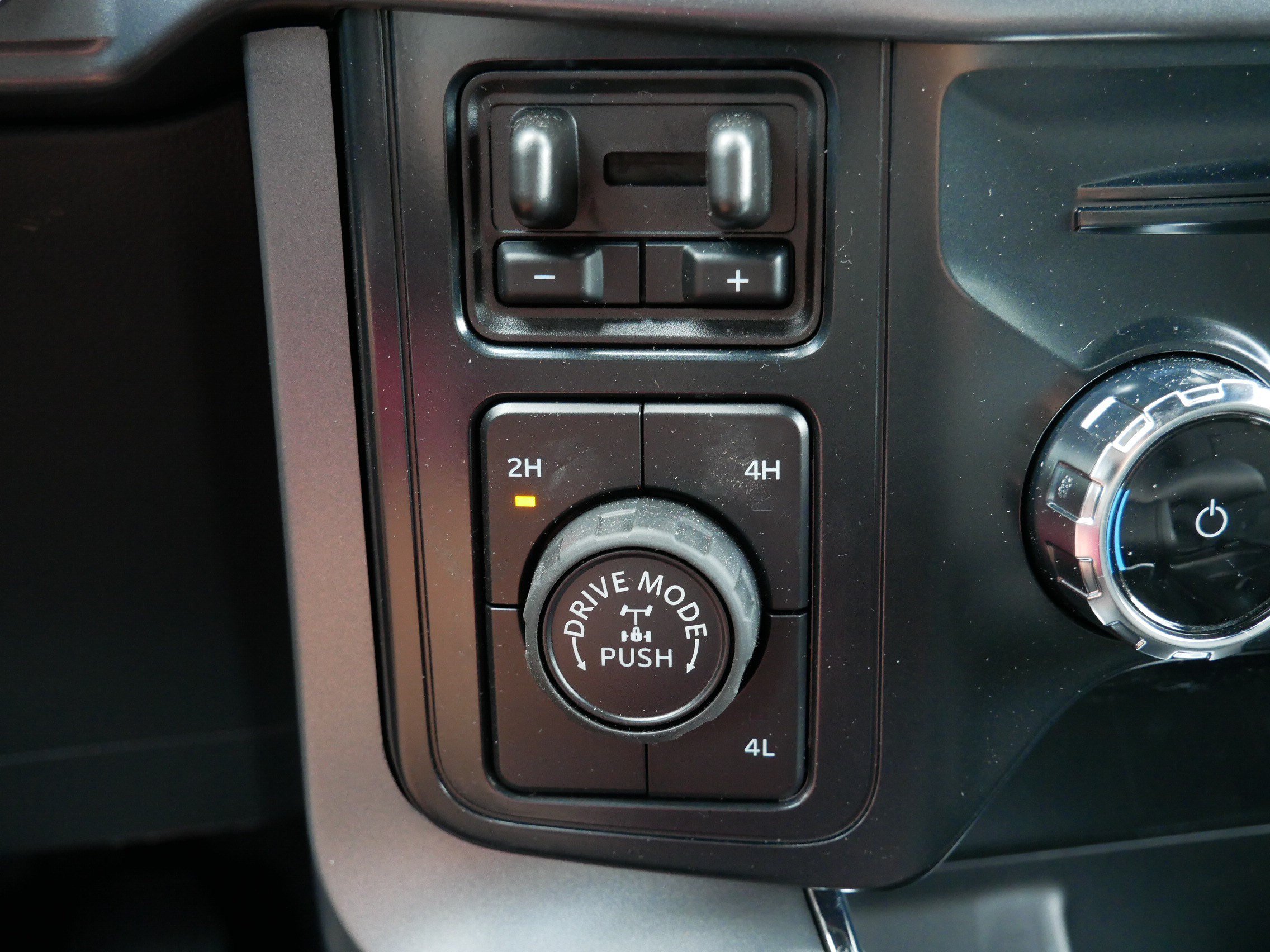 Used 2026 Ford F150 XLT w/ Equipment Group 302A MID AWD/4WD image 31