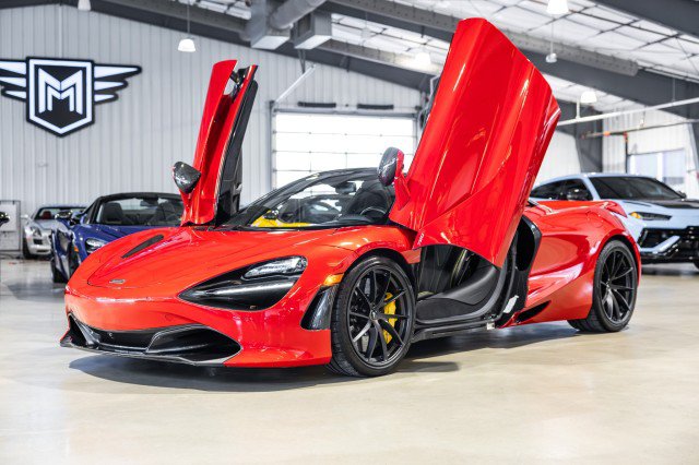 Used 2022 McLaren 720S Performance RWD image 2
