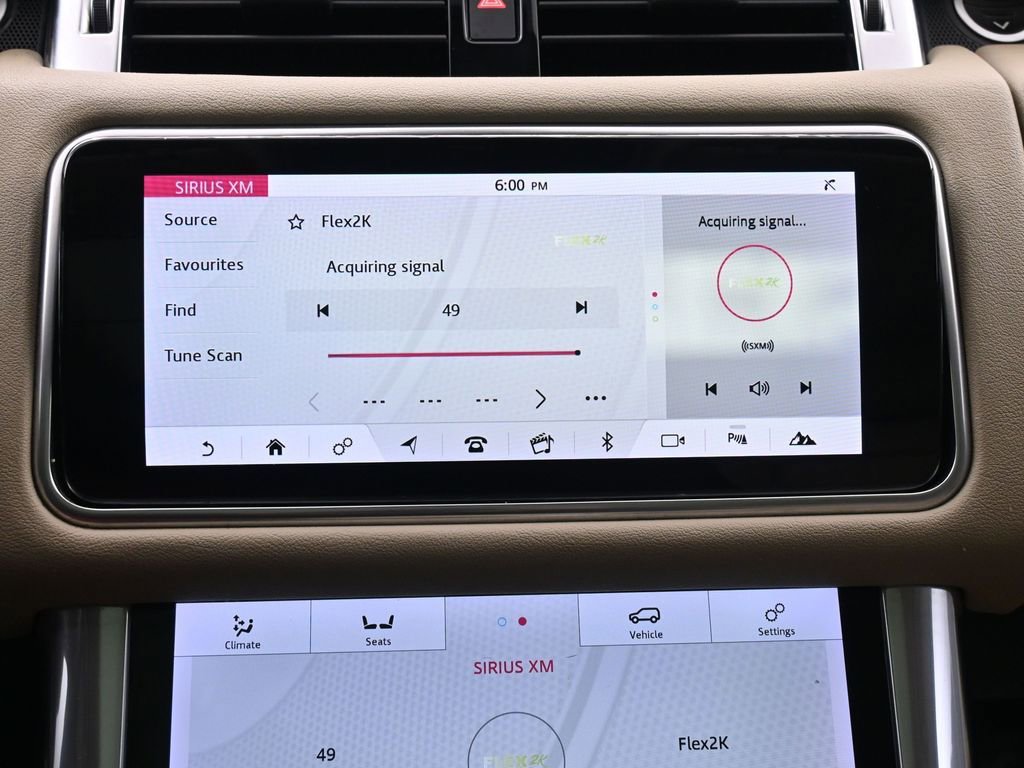 Used 2018 Land Rover Range Rover Sport SE image 32