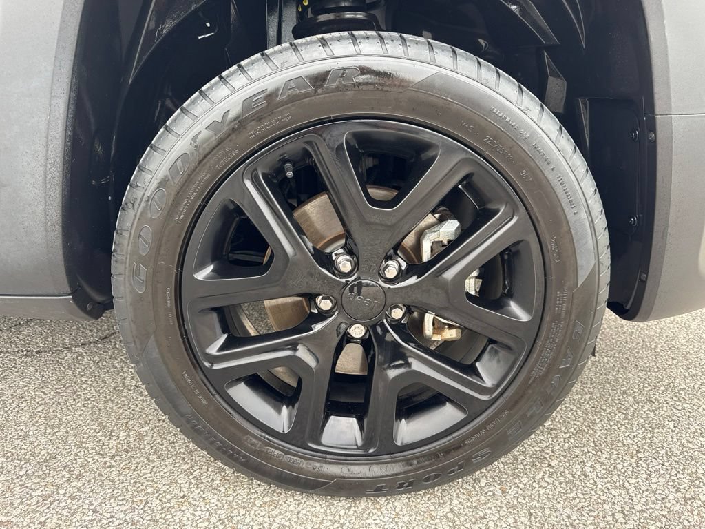 Used 2023 Jeep Renegade Altitude AWD/4WD image 40
