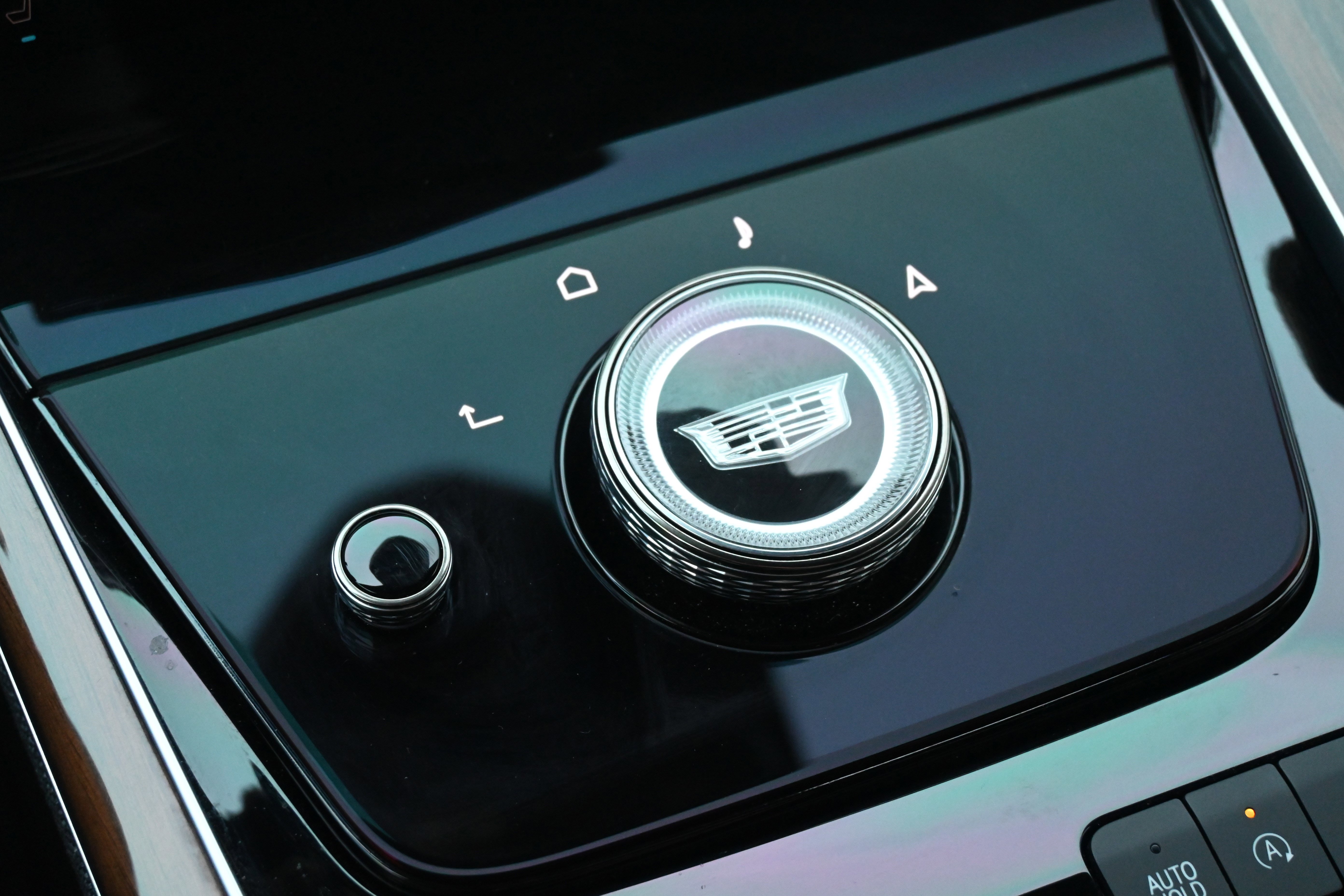 Used 2026 Cadillac Escalade Platinum Sport w/ LPO, ONYX Package image 26