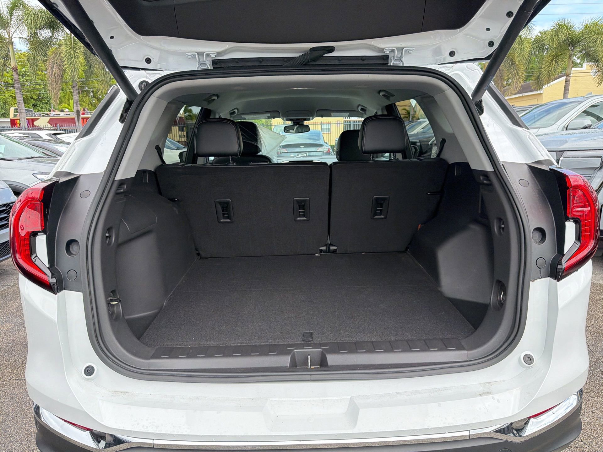 Used 2023 GMC Terrain SLT w/ LPO, Floor Liner Package image 11