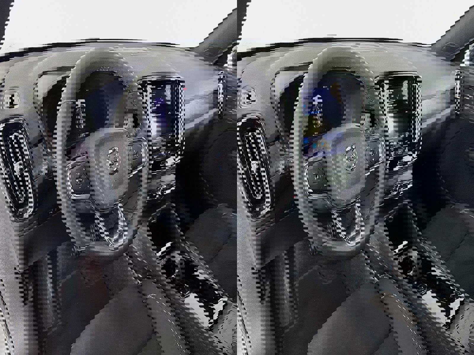 Used 2023 Volvo C40 P8 Recharge Ultimate image 10