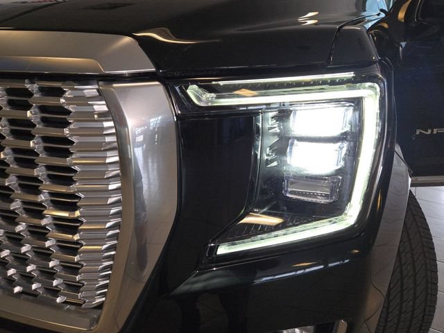 Used 2022 GMC Yukon XL Denali AWD/4WD image 27