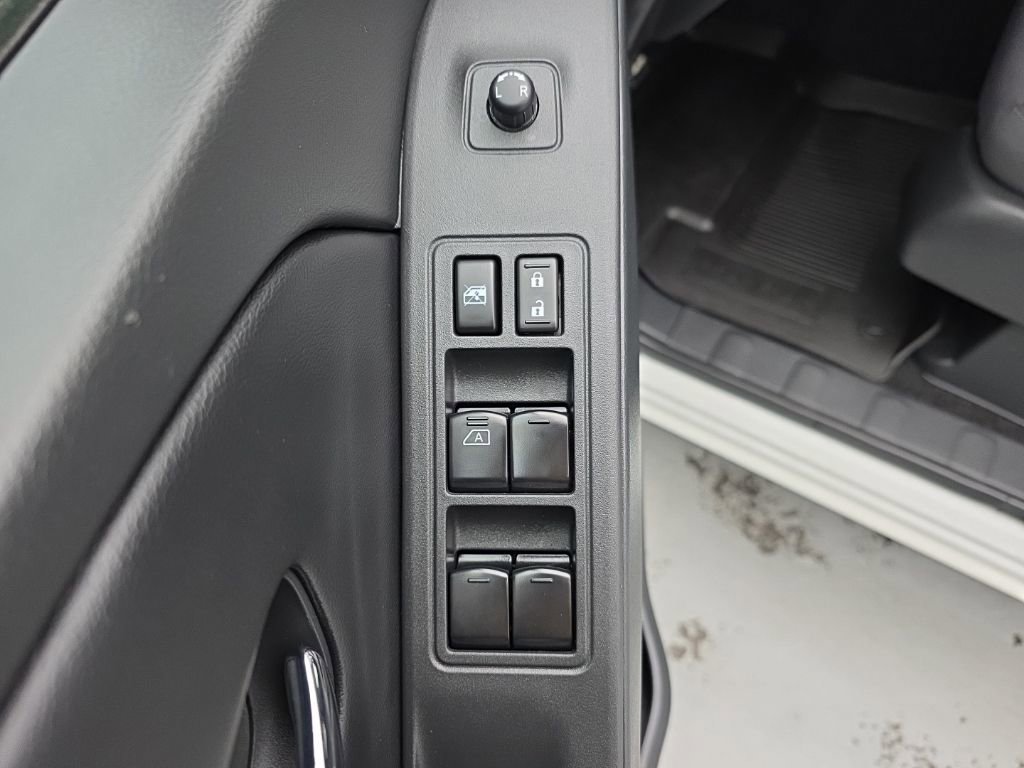 Used 2025 Nissan Frontier SV w/ SV Convenience Package image 20