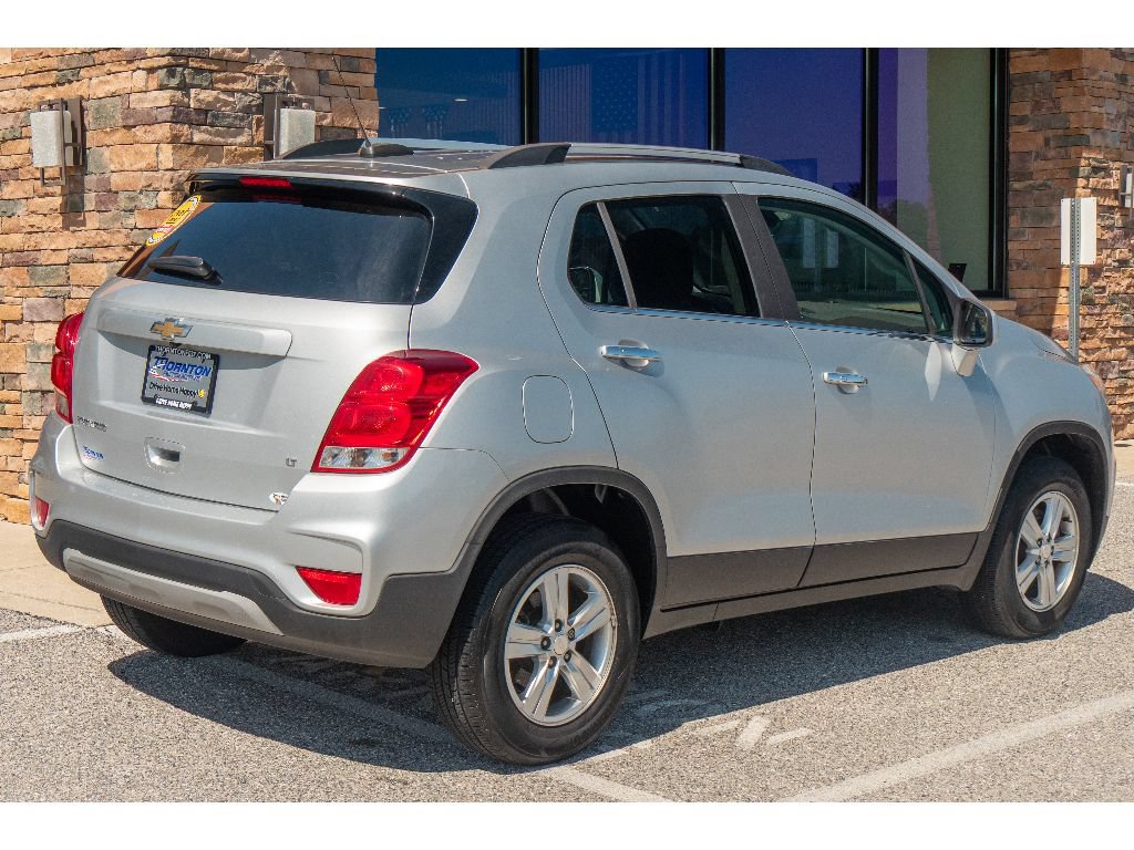 Used 2018 Chevrolet Trax LT w/ LT Convenience Package AWD/4WD image 3
