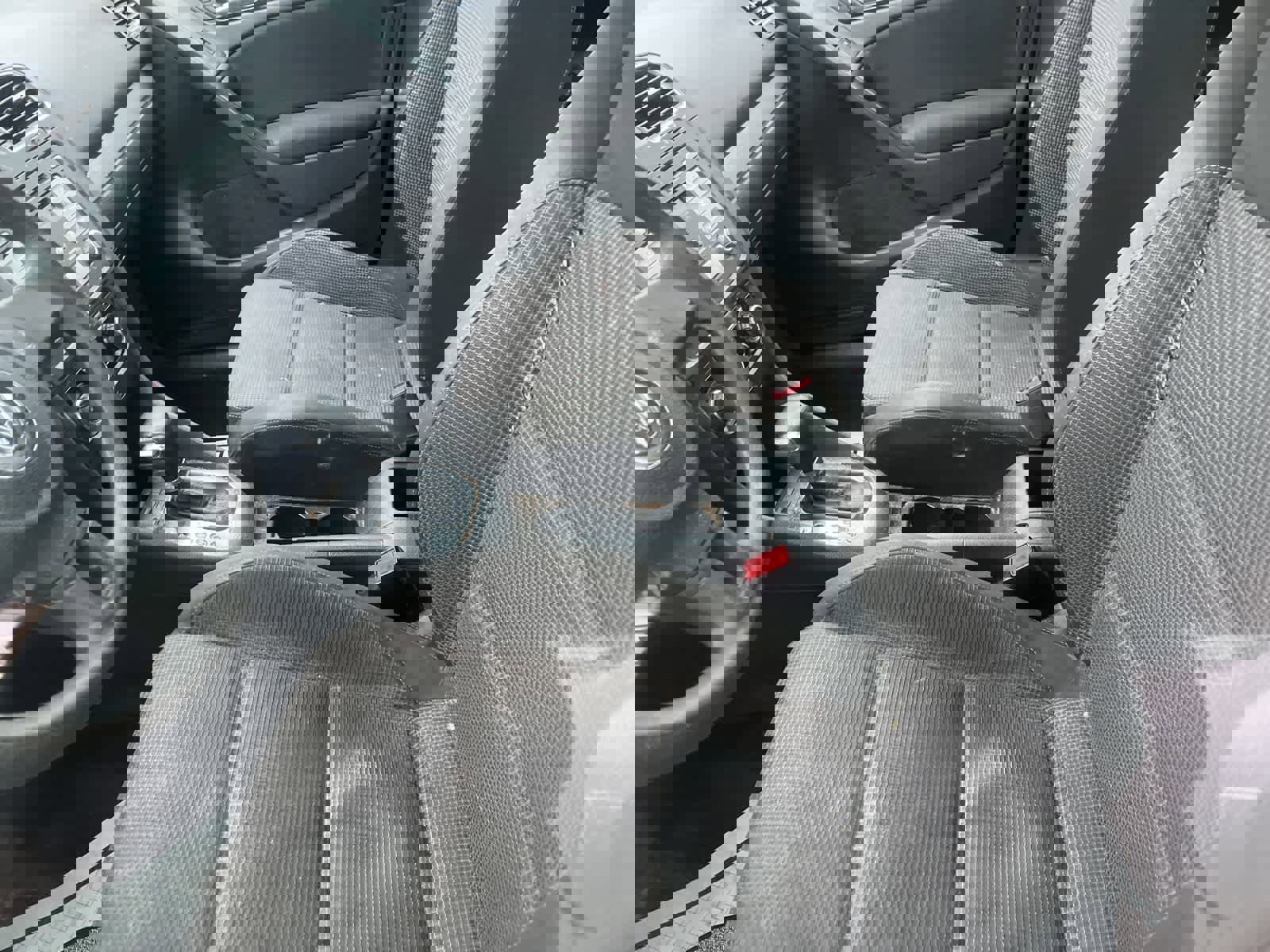 Used 2010 Volkswagen Golf 4-Door image 22