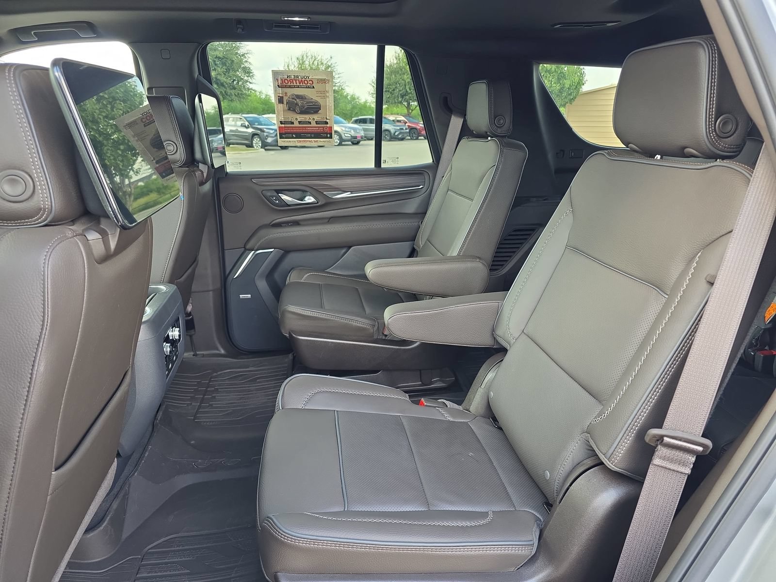 Used 2024 GMC Yukon Denali AWD/4WD image 11