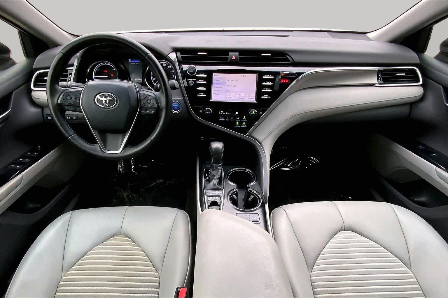 Used 2018 Toyota Camry SE FWD image 15