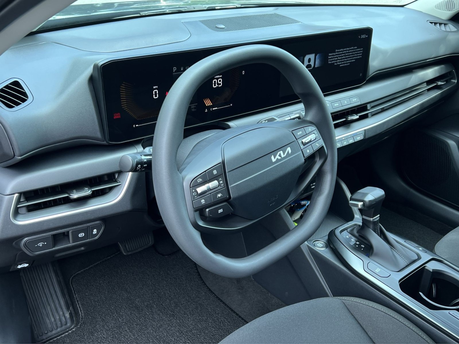 New 2026 Kia K4 FWD image 21