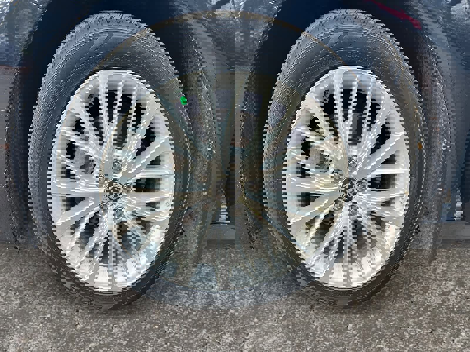 Used 2020 Toyota Camry XLE image 15