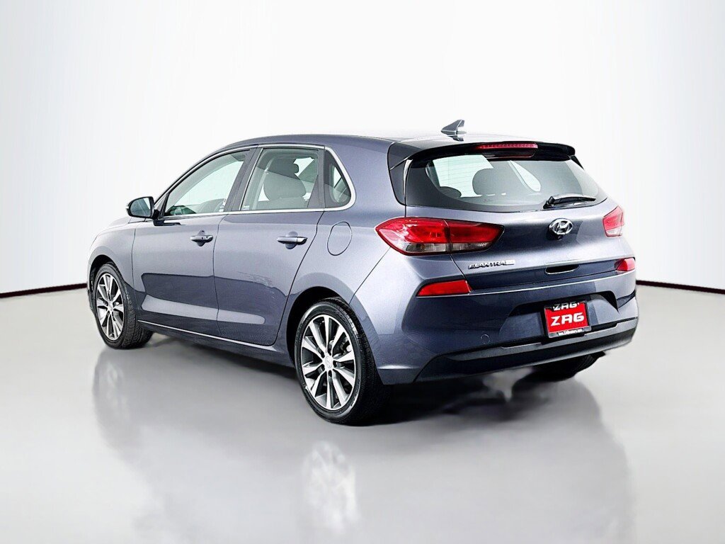 Used 2018 Hyundai Elantra GT w/ Style Package 02 FWD image 3