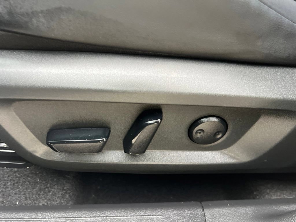 Used 2021 Nissan Rogue SV w/ Premium Package FWD image 43