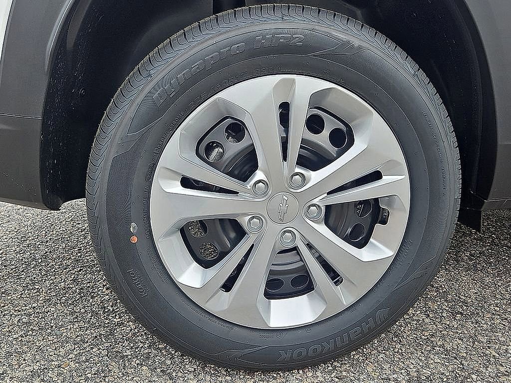 New 2026 Chevrolet Trax LS image 5