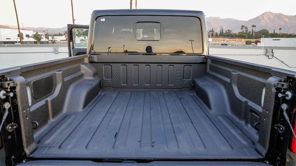 New 2026 Jeep Gladiator Sport AWD/4WD image 27