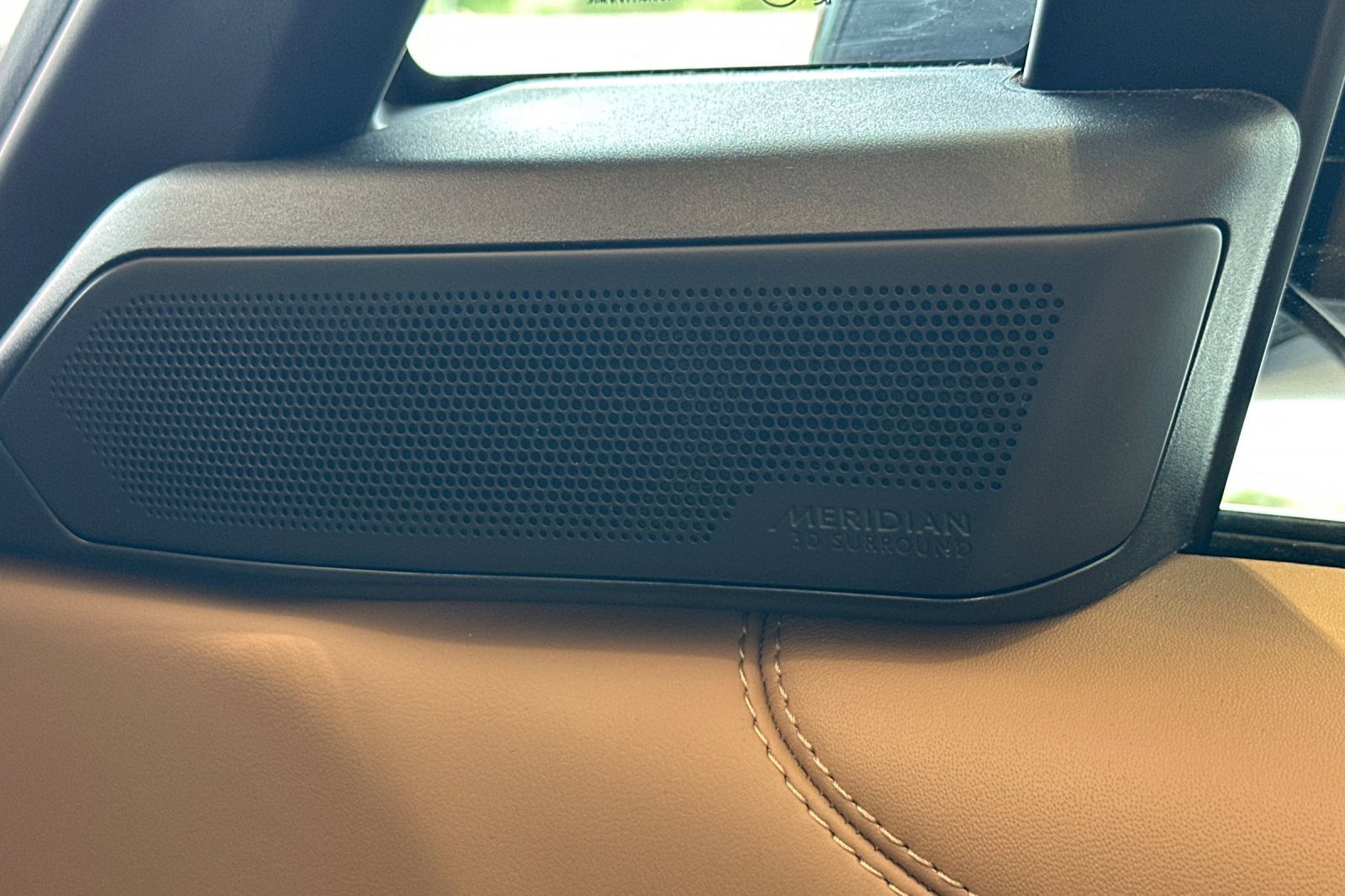 Certified 2025 Land Rover Range Rover Long Wheelbase SE image 16