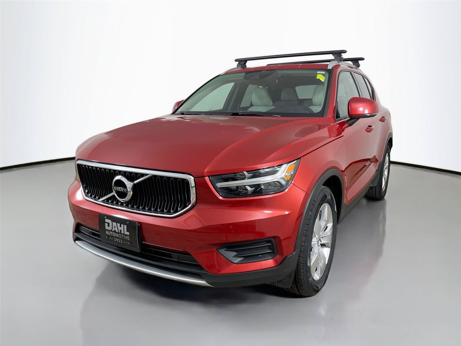 Used 2020 Volvo XC40 T5 Momentum w/ Protection Package Premier AWD/4WD image 4