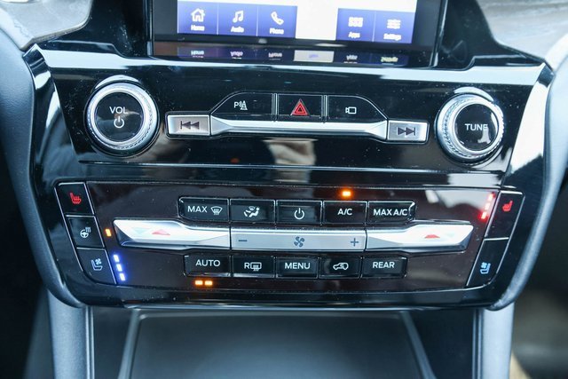 Used 2022 Ford Explorer Platinum w/ Technology Package image 31