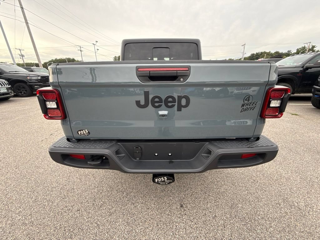 Certified 2025 Jeep Gladiator Overland AWD/4WD image 4