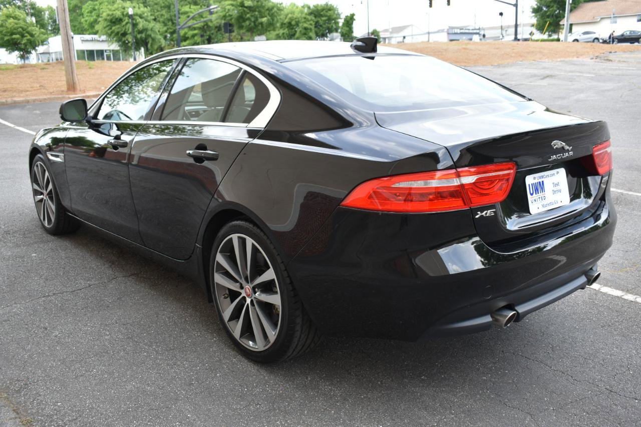 Used 2019 Jaguar XE Prestige RWD image 9