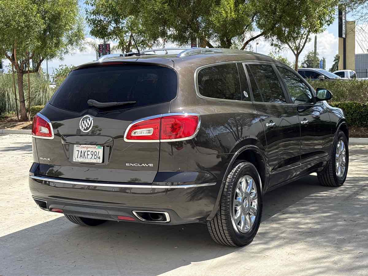 Used 2013 Buick Enclave Premium FWD image 3