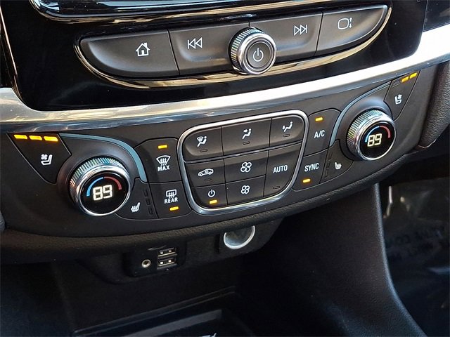 Used 2023 Chevrolet Traverse High Country image 16