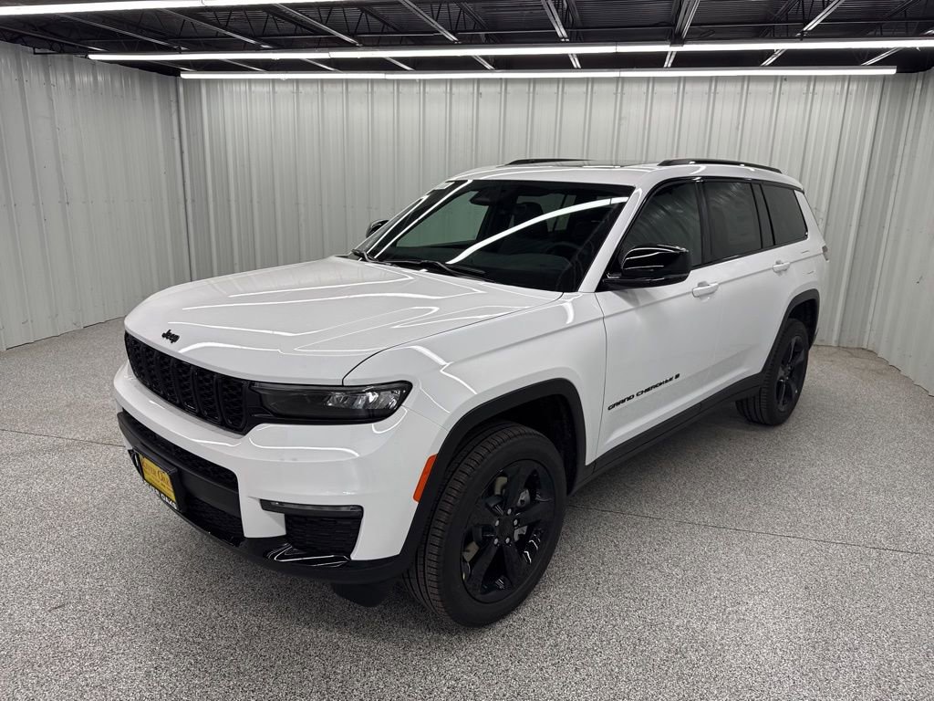 New 2025 Jeep Grand Cherokee L Limited w/ Black Appearance Package image 3