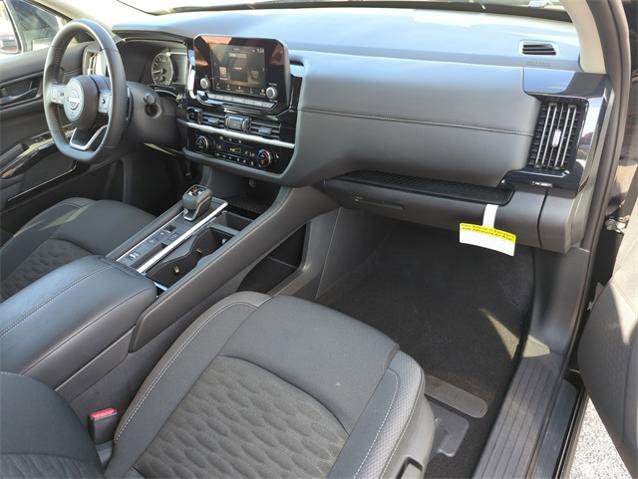 Certified 2025 Nissan Pathfinder SV w/ SV Premium Package image 18