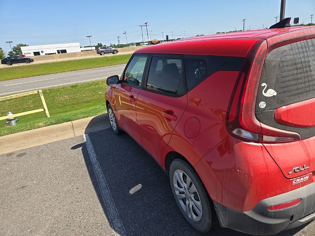 Used 2021 Kia Soul LX FWD image 2