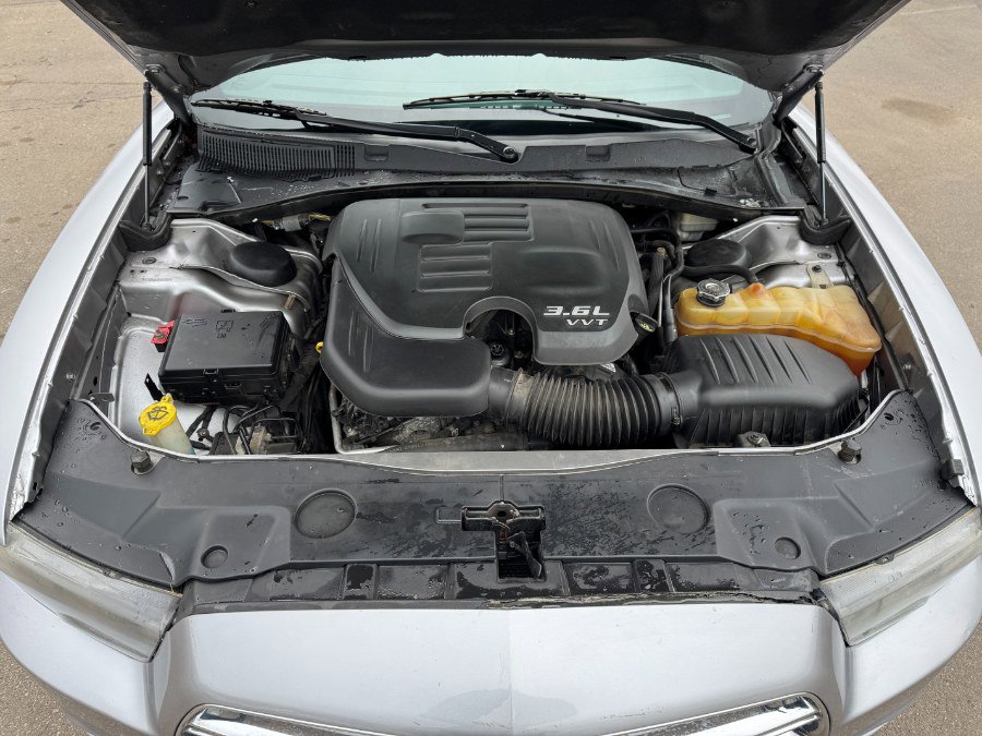 Used 2014 Dodge Charger SE RWD image 22