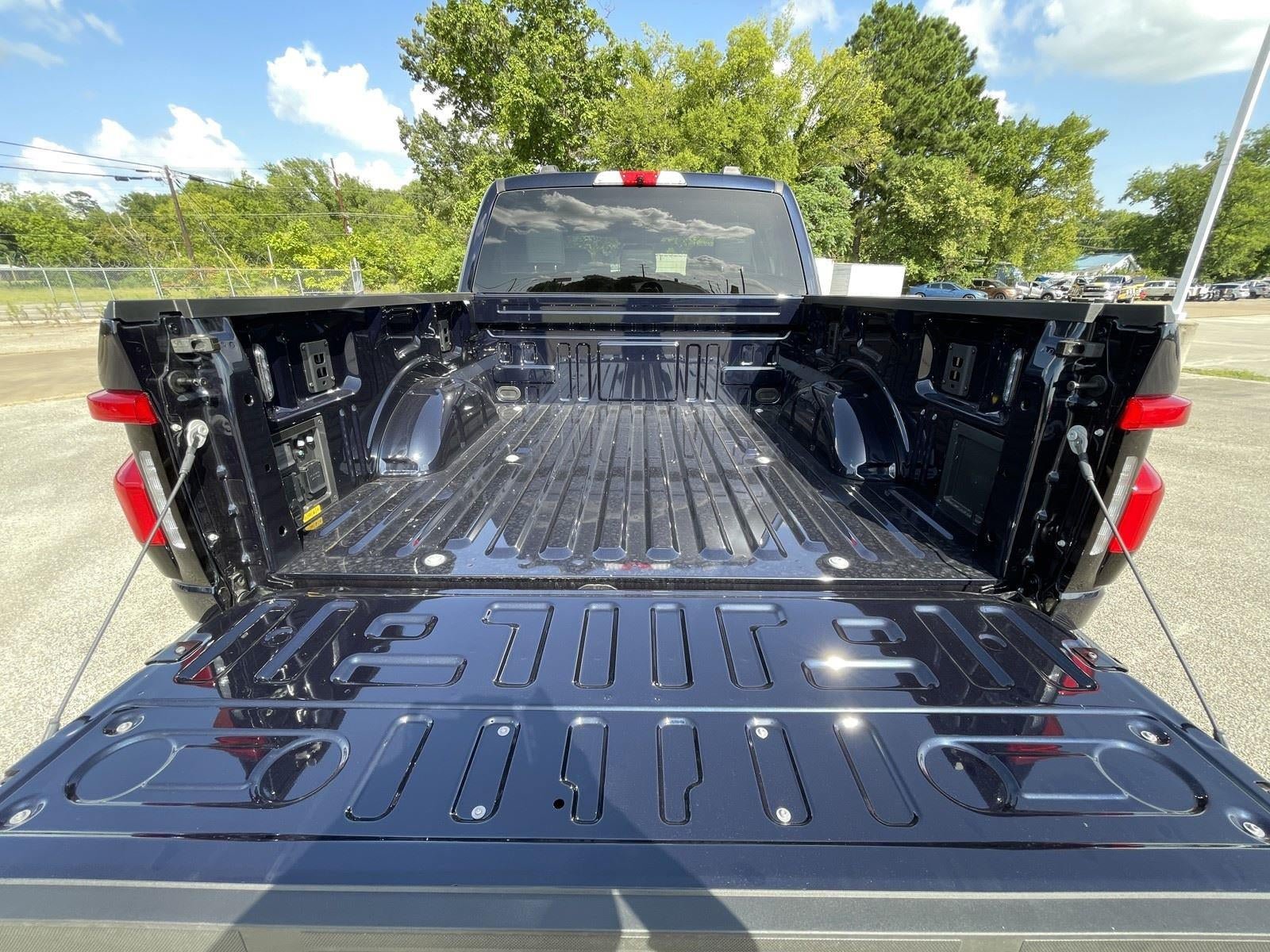 New 2025 Ford F150 Lightning Flash AWD/4WD image 43