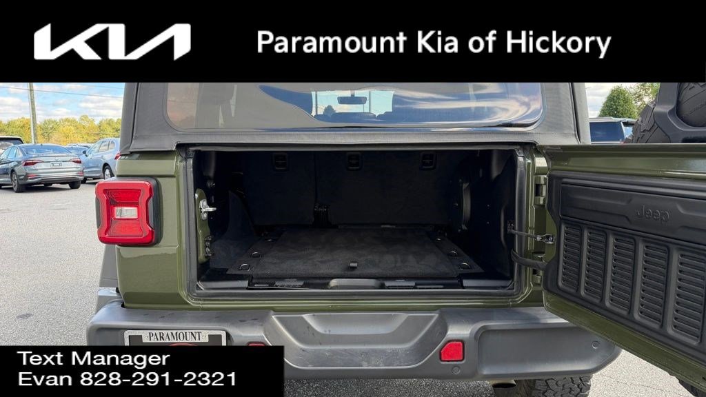 Used 2022 Jeep Wrangler Unlimited Rubicon w/ Cold Weather Group image 15